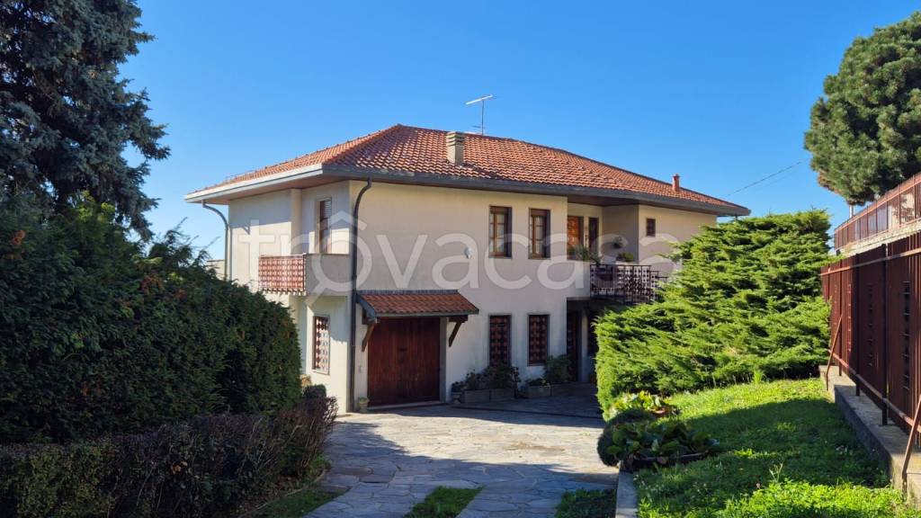 casa indipendente in vendita a Brunate