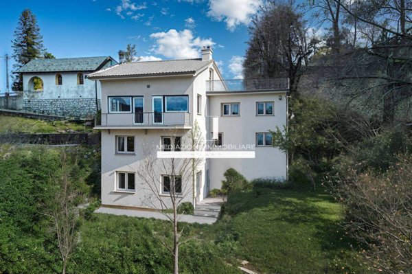 casa indipendente in vendita a Brunate