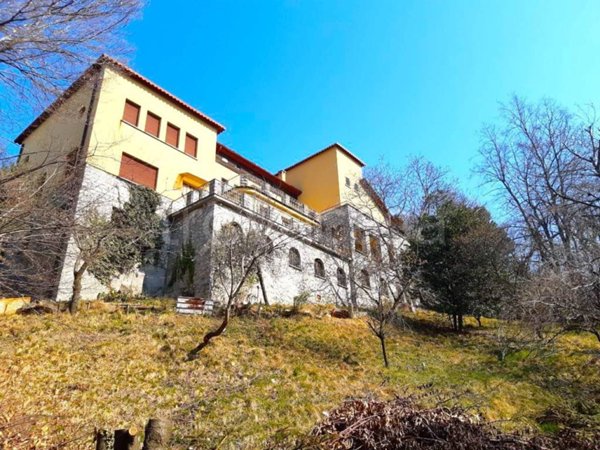 casa indipendente in vendita a Brunate
