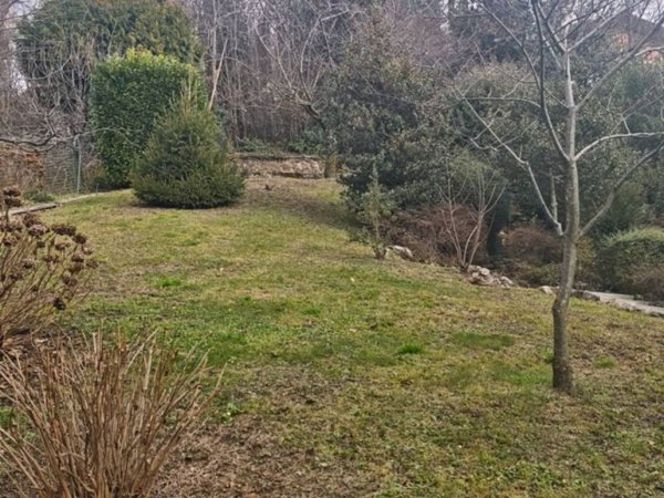 casa indipendente in vendita a Brunate