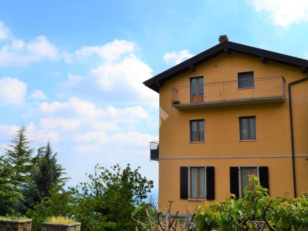 appartamento in vendita a Brunate