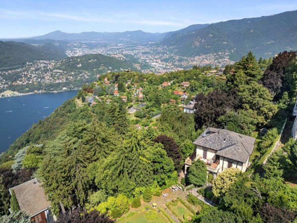casa indipendente in vendita a Brunate