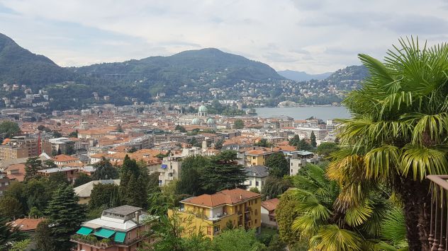 casa indipendente in vendita a Brunate