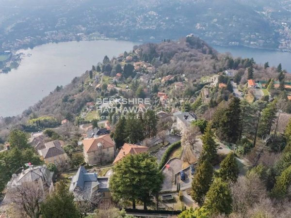casa indipendente in vendita a Brunate