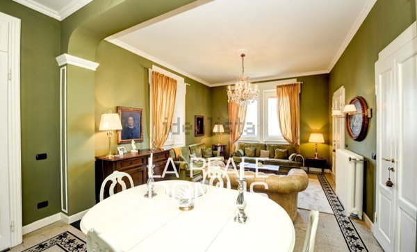 casa indipendente in vendita a Brunate