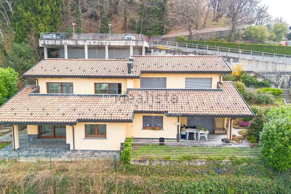 casa indipendente in vendita a Brunate