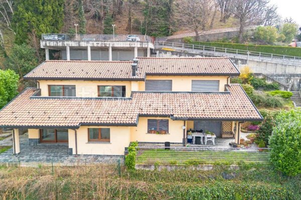 casa indipendente in vendita a Brunate