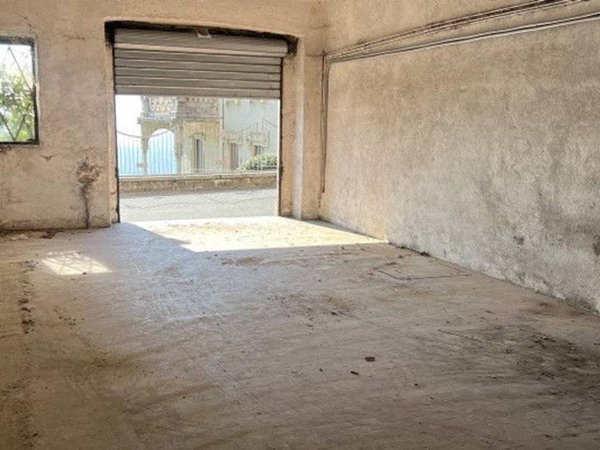 negozio in vendita a Brunate