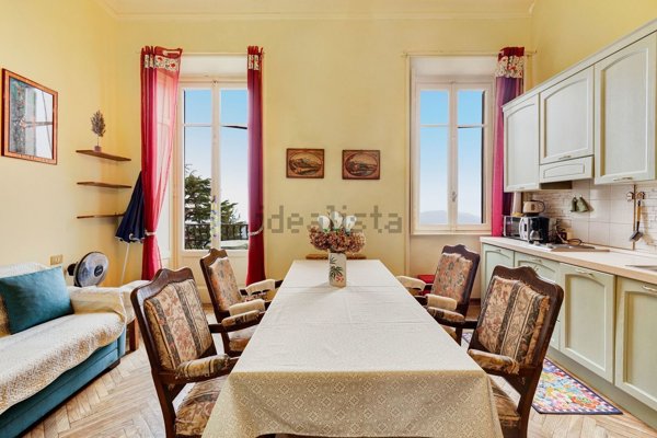 casa indipendente in vendita a Brunate