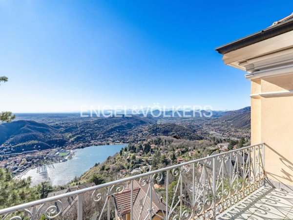 casa indipendente in vendita a Brunate