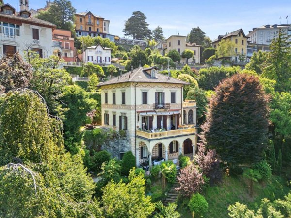 casa indipendente in vendita a Brunate