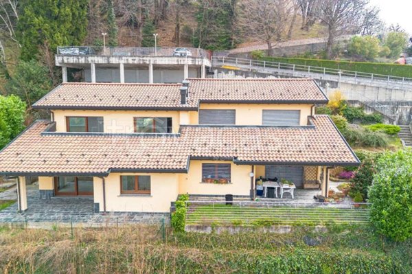 casa indipendente in vendita a Brunate in zona Laghetto