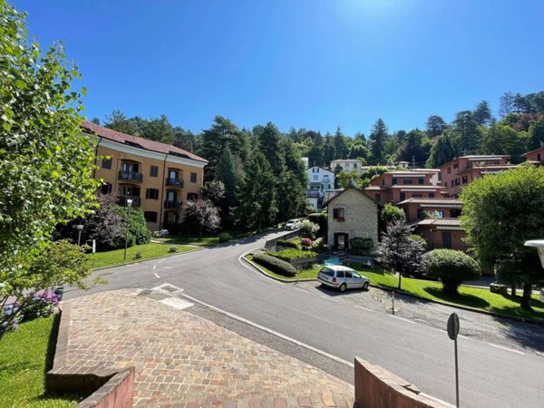 appartamento in vendita a Brunate in zona Nidrino