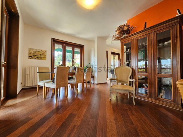 appartamento in vendita a Brunate in zona Laghetto