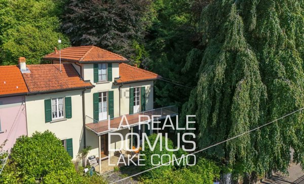 casa indipendente in vendita a Brunate in zona Nidrino