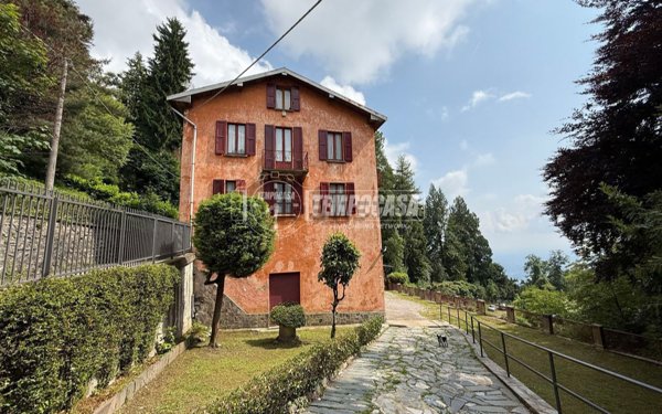 appartamento in vendita a Brunate in zona San Maurizio