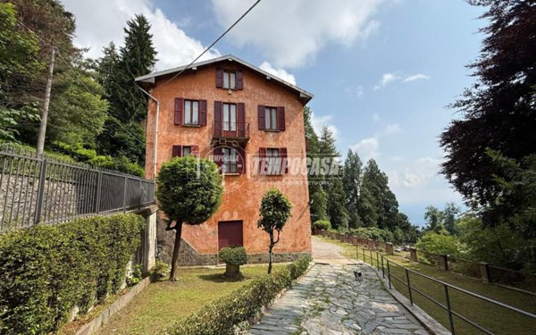 appartamento in vendita a Brunate in zona San Maurizio