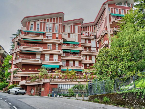 appartamento in vendita a Brunate in zona Laghetto
