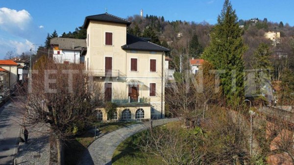 casa indipendente in vendita a Brunate in zona Nidrino