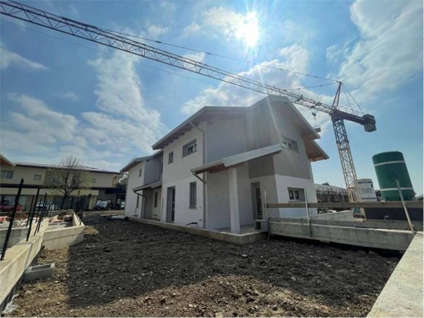 casa indipendente in vendita a Bulgarograsso