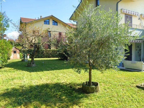 casa indipendente in vendita a Bulgarograsso
