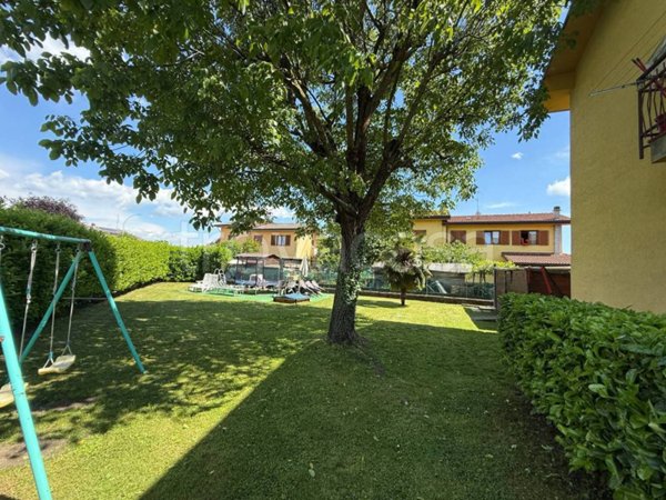 casa indipendente in vendita a Bulgarograsso