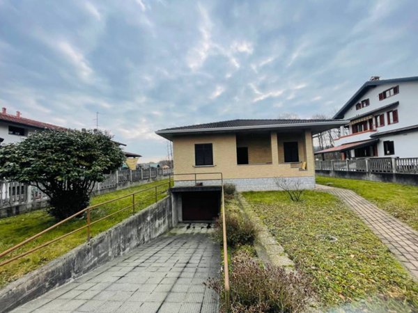 casa indipendente in vendita a Bulgarograsso