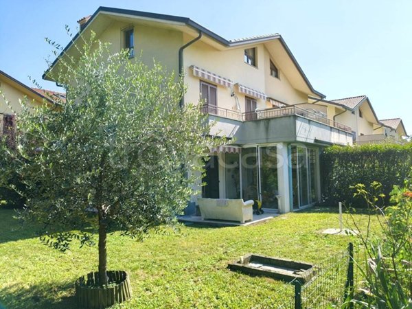 casa indipendente in vendita a Bulgarograsso