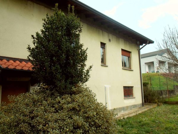 casa indipendente in vendita a Bulgarograsso