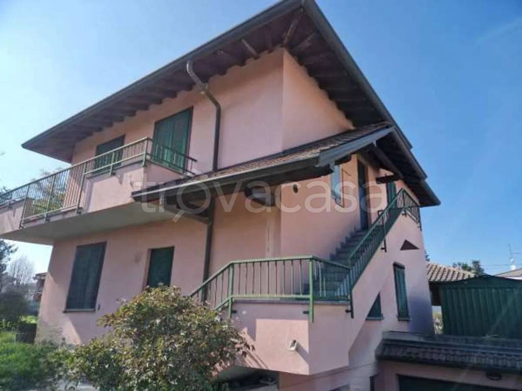 casa indipendente in vendita a Bulgarograsso