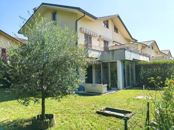 casa indipendente in vendita a Bulgarograsso