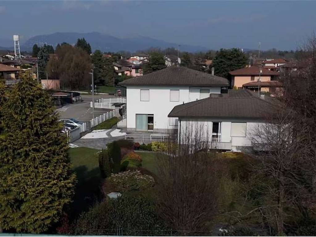 casa indipendente in vendita a Bulgarograsso