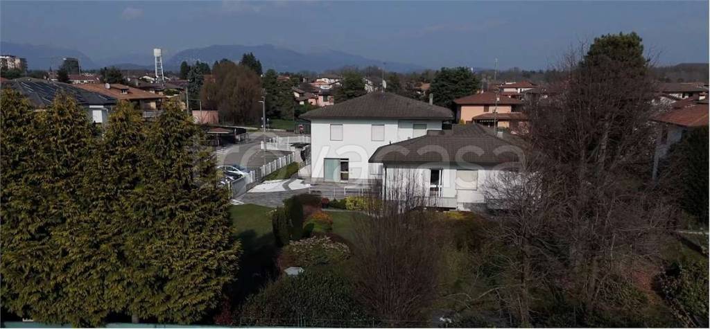 casa indipendente in vendita a Bulgarograsso