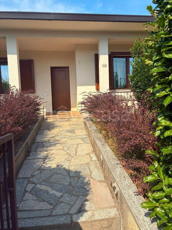 casa indipendente in vendita a Bulgarograsso