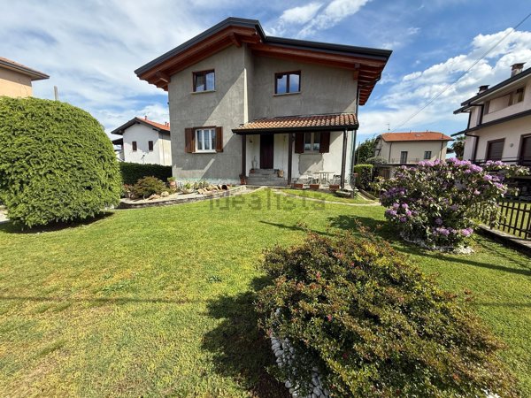 casa indipendente in vendita a Bulgarograsso
