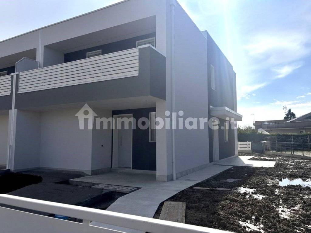 casa indipendente in vendita a Bulgarograsso