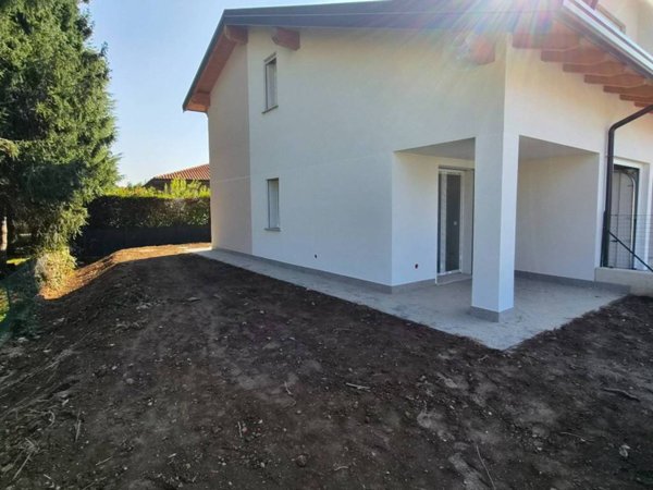 casa indipendente in vendita a Bulgarograsso