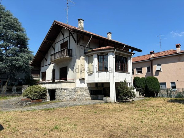 casa indipendente in vendita a Cabiate