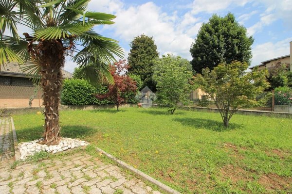 casa indipendente in vendita a Cabiate