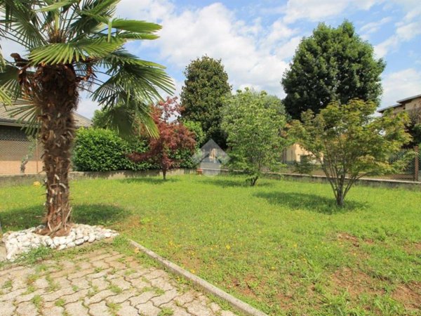 casa indipendente in vendita a Cabiate