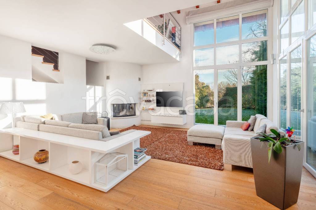 casa indipendente in vendita a Cabiate