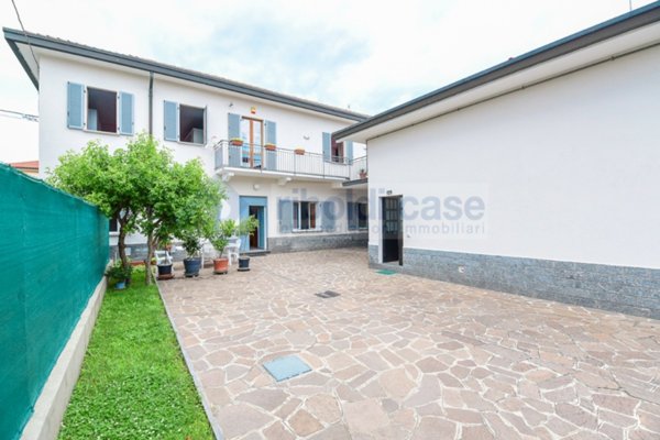 casa indipendente in vendita a Cabiate