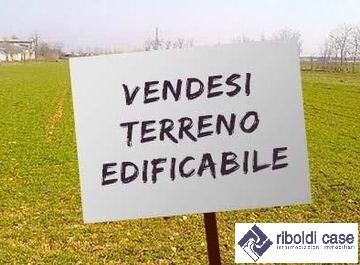 terreno edificabile in vendita a Cabiate