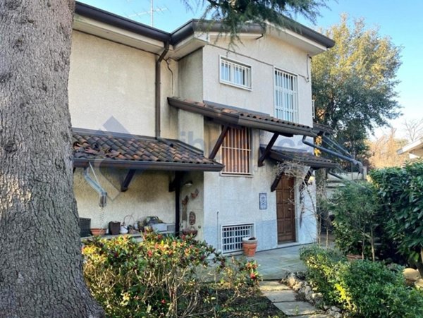 casa indipendente in vendita a Cabiate