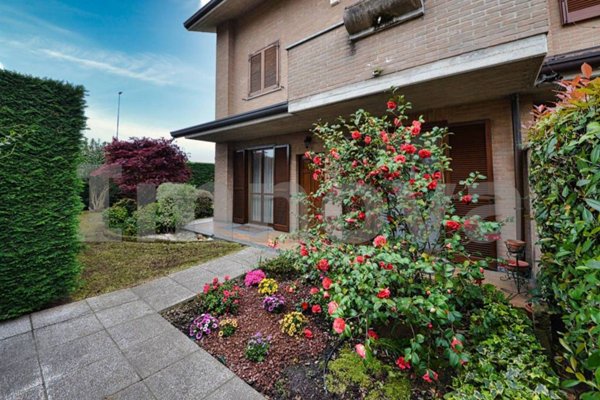 casa indipendente in vendita a Cabiate
