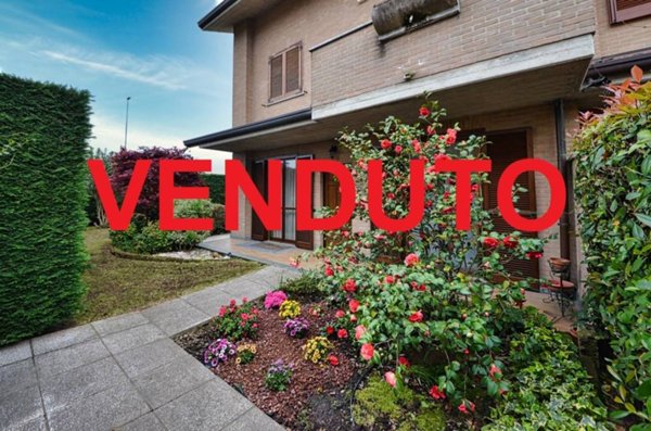 casa indipendente in vendita a Cabiate