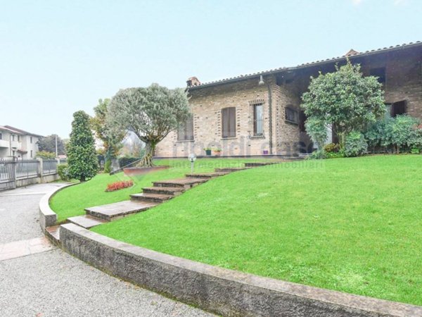 casa indipendente in vendita a Cabiate