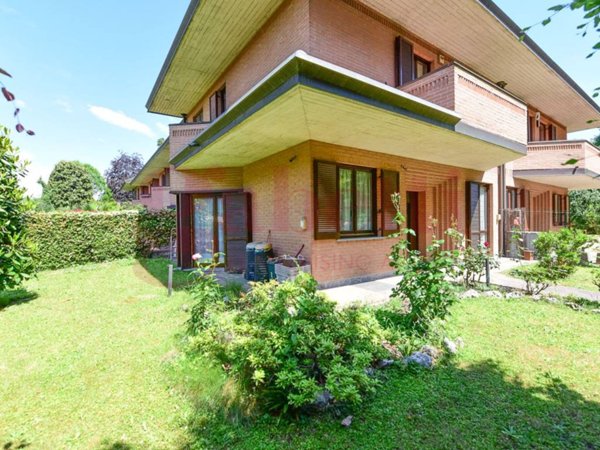 casa indipendente in vendita a Cabiate