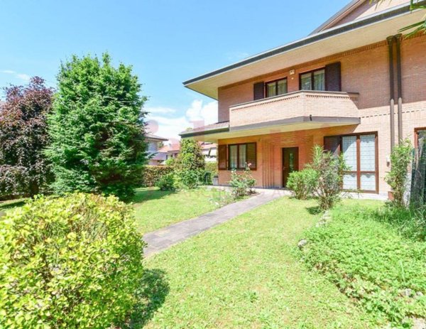 casa indipendente in vendita a Cabiate