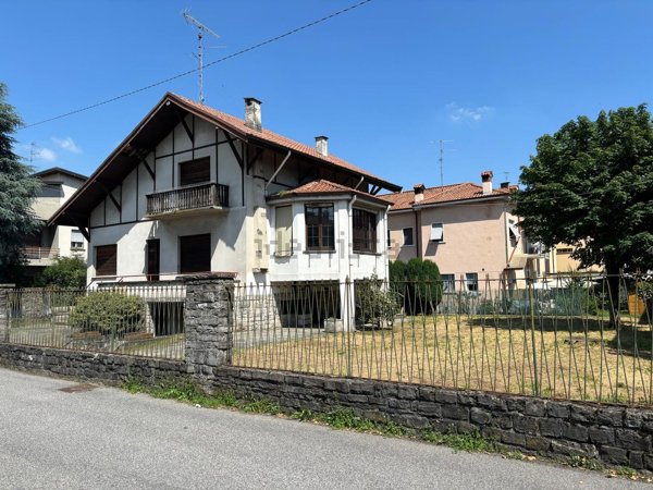 casa indipendente in vendita a Cabiate